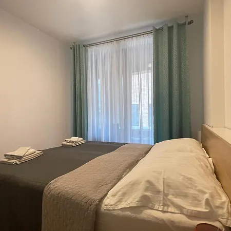 Апартаменти Sag Sky Park Free Parking And Wi-fi *